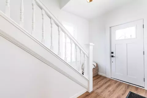 Entry Way - 4105 Whetsel Ave, Cincinnati, OH 45227 photo 4 of 4