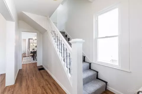 Entry Way - 4105 Whetsel Ave, Cincinnati, OH 45227 photo 1 of 4