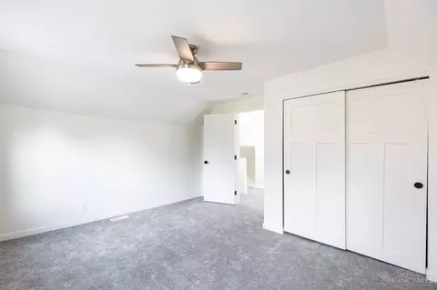 Bedroom - 4105 Whetsel Ave, Cincinnati, OH 45227 photo 5 of 5