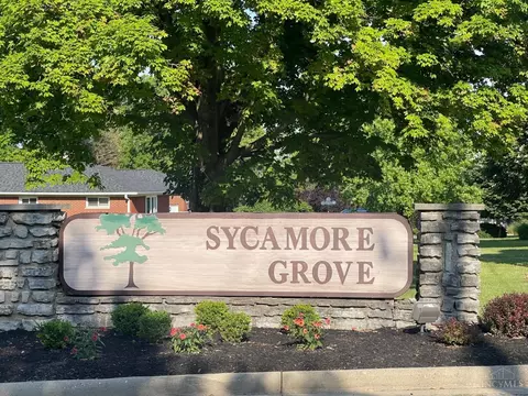 11084 Sycamore Grove Ln, Blue Ash, OH 45241