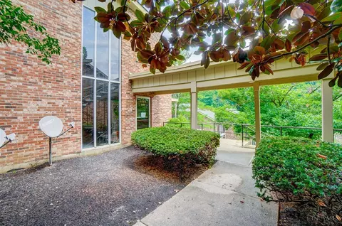 3069 Alpine Ter #15B, Cincinnati, OH 45208