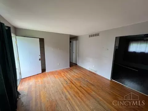 1237 Blanchard Ave, Cincinnati, OH 45205 photo 3