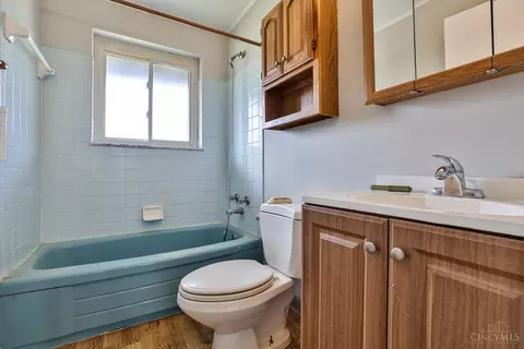 Bath - 4288 Grotto Ct, Cheviot, OH 45211 photo 1 of 2