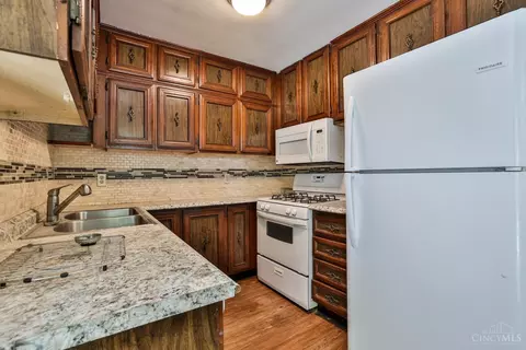 Kitchen - 4288 Grotto Ct, Cheviot, OH 45211 photo 2 of 5