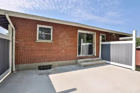 Exterior - 4288 Grotto Ct, Cheviot, OH 45211 photo 8 of 11