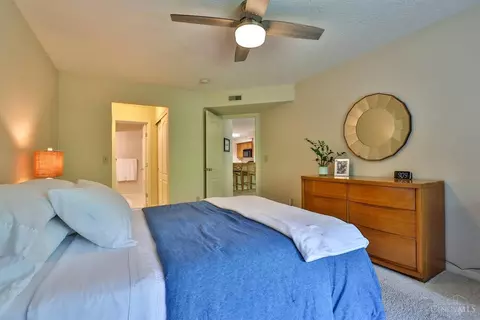 Bedroom - 725 Castlegate Ln #102, Cincinnati, OH 45231 photo 2 of 4