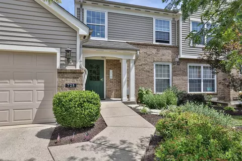 725 Castlegate Ln #102, Cincinnati, OH 45231