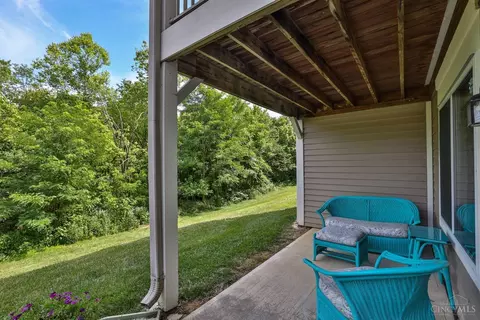 Exterior - 725 Castlegate Ln #102, Cincinnati, OH 45231 photo 4 of 6