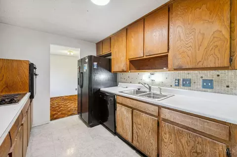 997 Pilgrim Pl, Springdale, OH 45246 photo 8