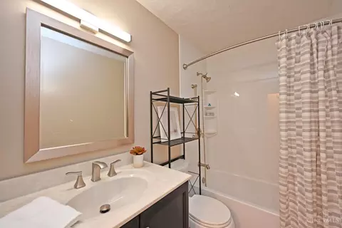 Bath - 5145 Rapid Run Rd, Cincinnati, OH 45238 photo 1 of 2