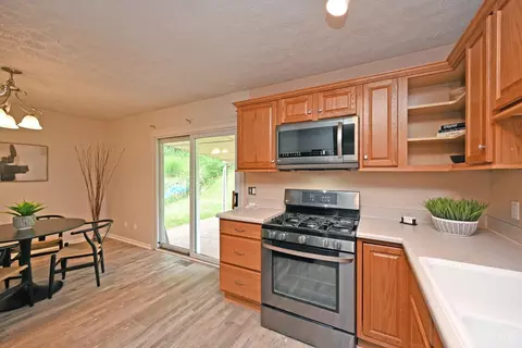 Kitchen - 5145 Rapid Run Rd, Cincinnati, OH 45238 photo 4 of 4