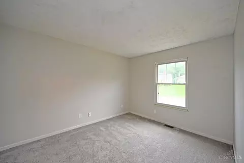 Bedroom - 5145 Rapid Run Rd, Cincinnati, OH 45238 photo 4 of 7