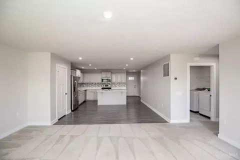Entry Way - 7525 Harbor Way, Harrison, OH 45030 photo 1 of 3