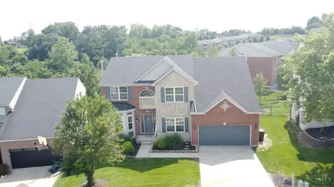 4873 Kleeman Green Dr, Cincinnati, OH 45211