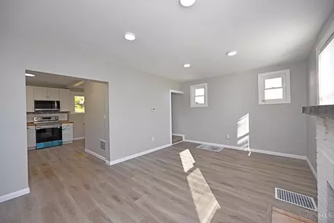 1271 Henkel Dr, Cincinnati, OH 45205 photo 6