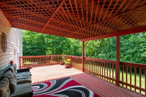 Exterior - 4433 Festive Ct, Cincinnati, OH 45245 photo 6 of 8