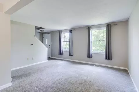 Living - 4433 Festive Ct, Cincinnati, OH 45245 photo 1 of 5