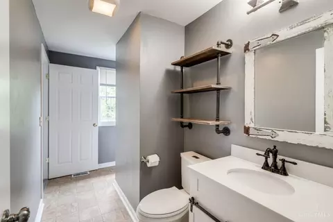 Bath - 4433 Festive Ct, Cincinnati, OH 45245 photo 2 of 3