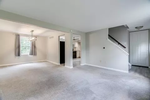 Living - 4433 Festive Ct, Cincinnati, OH 45245 photo 2 of 5