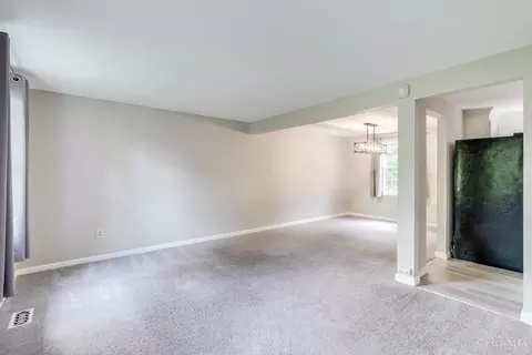 Living - 4433 Festive Ct, Cincinnati, OH 45245 photo 3 of 5
