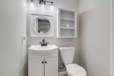 Bath - 4433 Festive Ct, Cincinnati, OH 45245 photo 1 of 3
