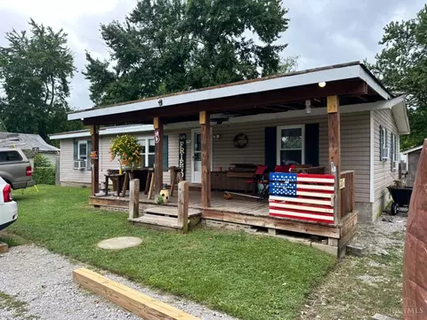 411 Elm St, Felicity, OH 45120