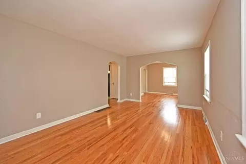 Living - 1878 Ashbrook Dr, Cincinnati, OH 45238 photo 2 of 5