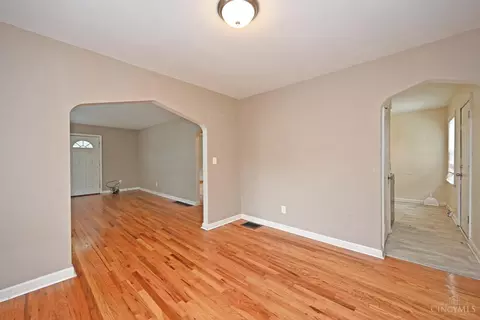Living - 1878 Ashbrook Dr, Cincinnati, OH 45238 photo 4 of 5