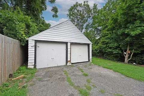 Exterior - 1878 Ashbrook Dr, Cincinnati, OH 45238 photo 5 of 7