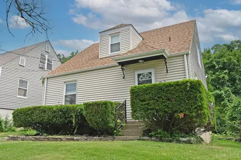 Exterior - 1878 Ashbrook Dr, Cincinnati, OH 45238 photo 2 of 7