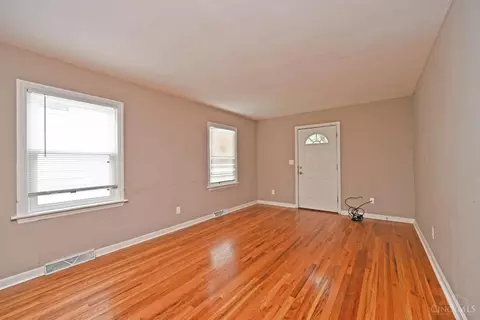 Living - 1878 Ashbrook Dr, Cincinnati, OH 45238 photo 3 of 5