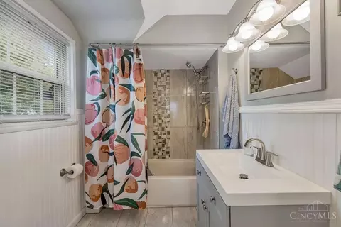 Bath - 1530 Beaverton Ave, Cincinnati, OH 45237 photo 1 of 2