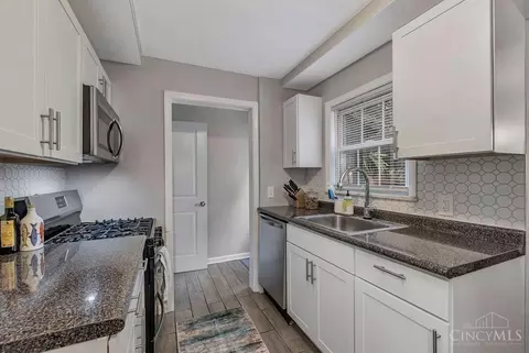 Kitchen - 1530 Beaverton Ave, Cincinnati, OH 45237 photo 3 of 5