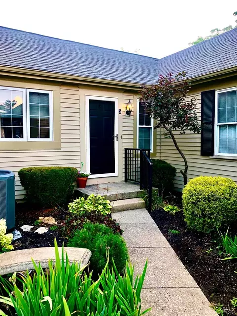 5 St James Ct, Fairfield, OH 45014