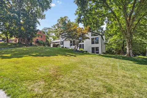 7021 Royalgreen Dr, Cincinnati, OH 45244 photo 3