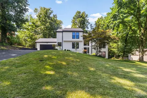 7021 Royalgreen Dr, Cincinnati, OH 45244 photo 2