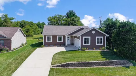 31 Regal Dr, Wilmington, OH 45177
