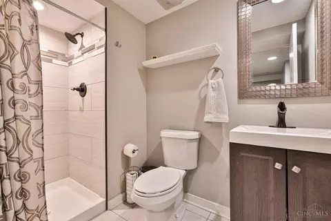 Bath - 7801 Hopper Rd, Cincinnati, OH 45255 photo 3 of 4