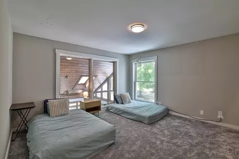 Bedroom - 7801 Hopper Rd, Cincinnati, OH 45255 photo 2 of 3