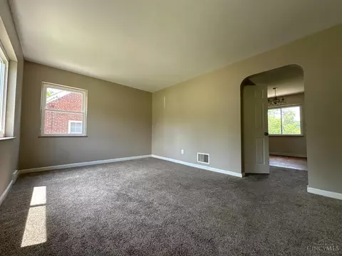 4332 Foley Rd, Cincinnati, OH 45238 photo 2