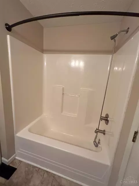 Bath - 213 Robin Ave, Mount Orab, OH 45154 photo 3 of 5