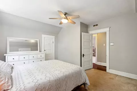 Bedroom - 3123 Schubert Ave, Cincinnati, OH 45213 photo 2 of 4