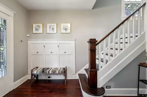 Entry Way - 3123 Schubert Ave, Cincinnati, OH 45213 photo 2 of 4