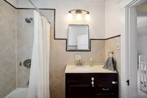 Bath - 3123 Schubert Ave, Cincinnati, OH 45213 photo 1 of 2