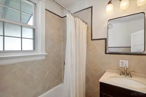 Bath - 3123 Schubert Ave, Cincinnati, OH 45213 photo 2 of 2
