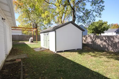 Exterior - 1609 Cloverfield Ave, Kettering, OH 45429 photo 6 of 11