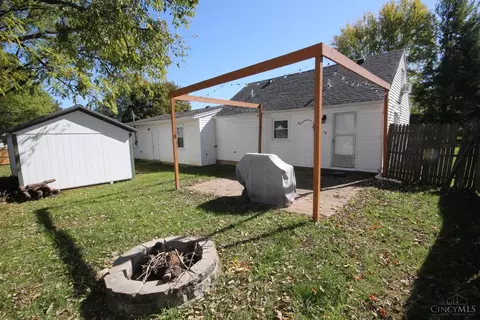 Exterior - 1609 Cloverfield Ave, Kettering, OH 45429 photo 9 of 11