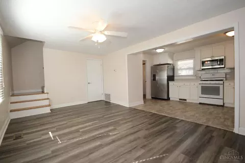 Living - 1609 Cloverfield Ave, Kettering, OH 45429 photo 2 of 3