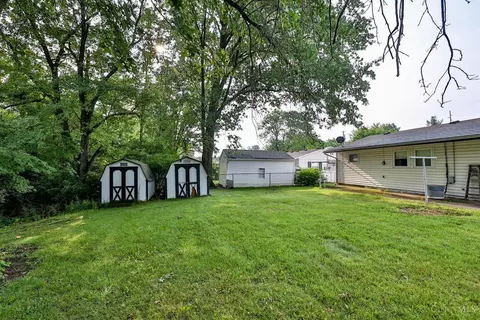 Exterior - 2618 Topeka St, Cincinnati, OH 45231 photo 6 of 9