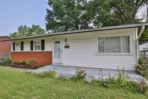 Exterior - 2618 Topeka St, Cincinnati, OH 45231 photo 4 of 9